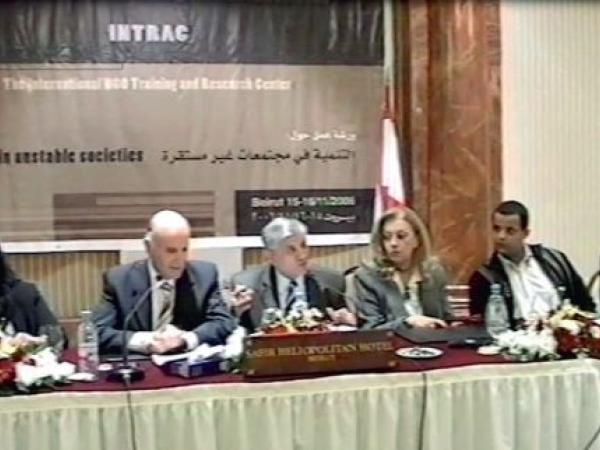  التنمية في مجتمعات غير مستقرة